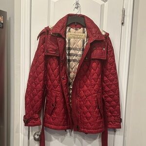 Authentic Women’s Finsbridge Burberry Deep Red Short Quilted coat